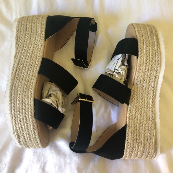 Sandals - Picture 2 of 3